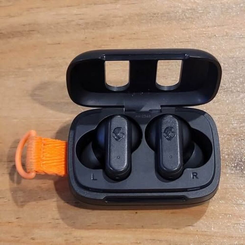 Skullcandy Dime 3 wireless bluetooth earphones